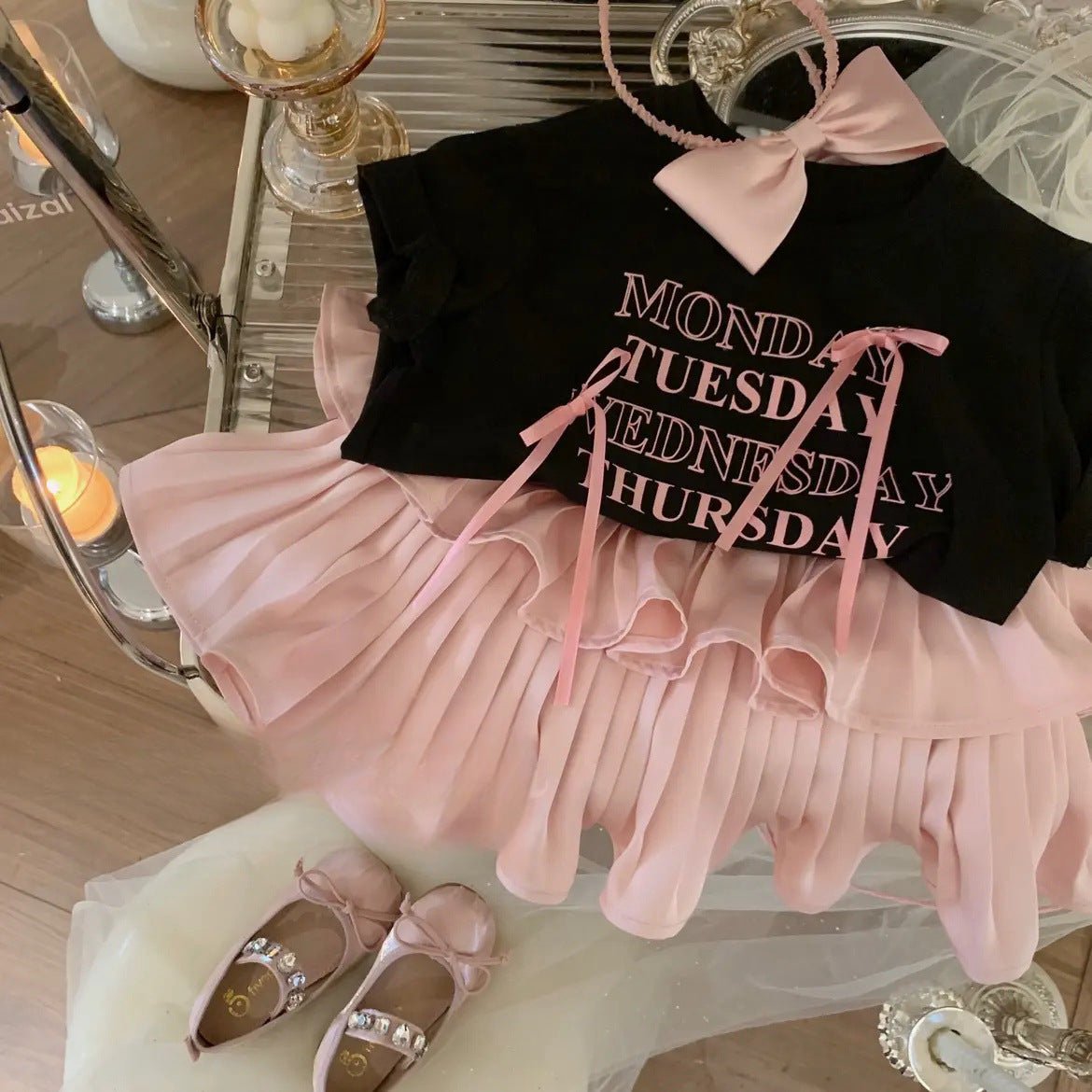 Girls' Pleated Skirt Western Style Letter T-shirt Two - piece Suit - Sophinity
