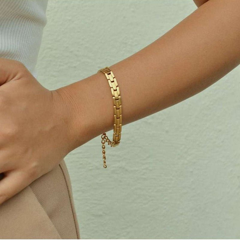 Retro Personality Men And Women Retro Watches With Chain Wild Bracelet - Sophinity
