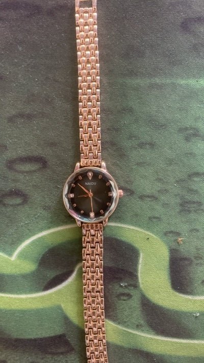 Fashionable Women Alloy Watches - Sophinity