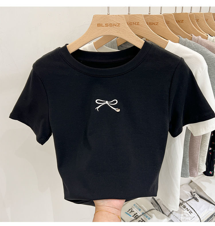 Bow Print Chic Chic Cropped Top - Sophinity