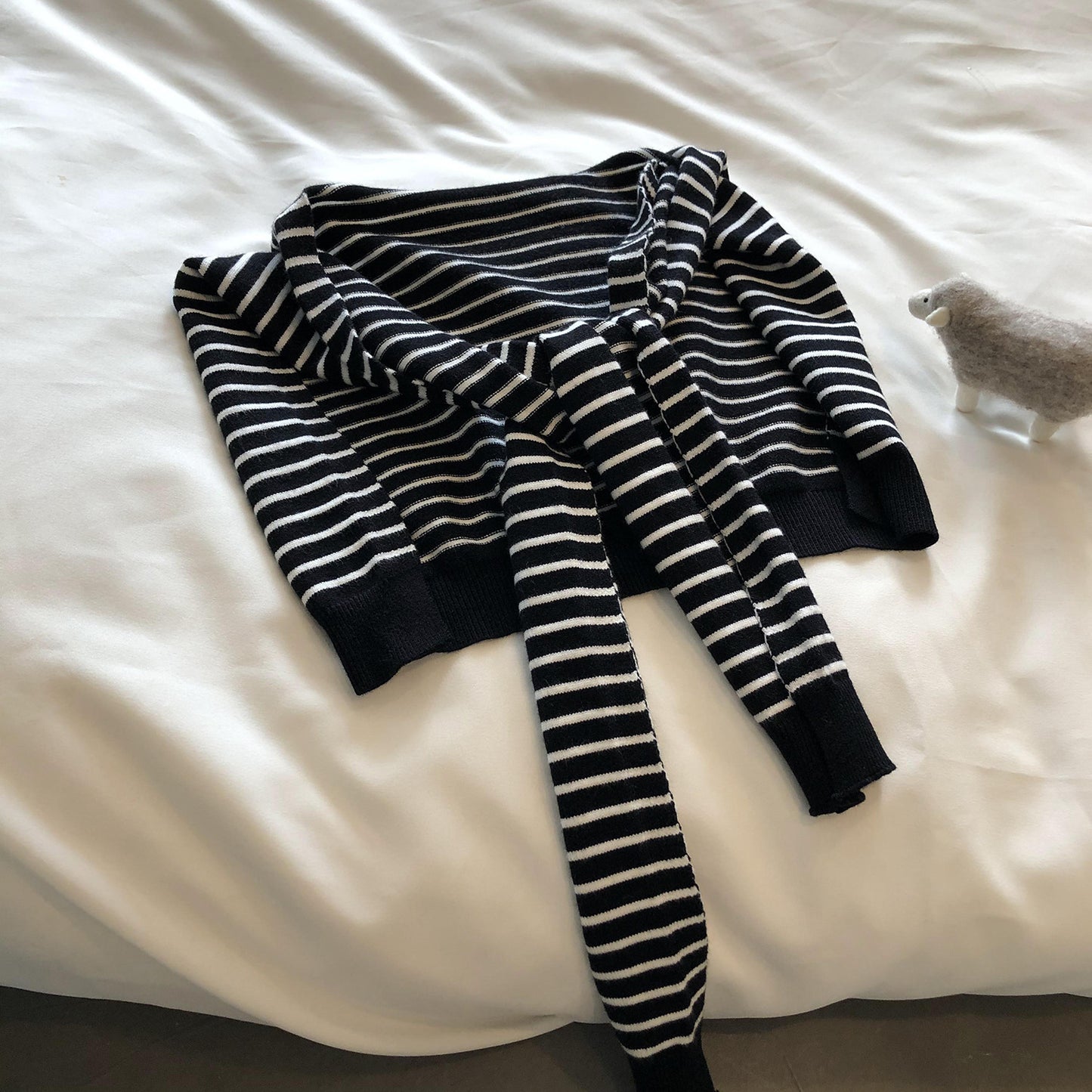 Over - the - shoulder Striped Warm Knotted Scarf - Sophinity