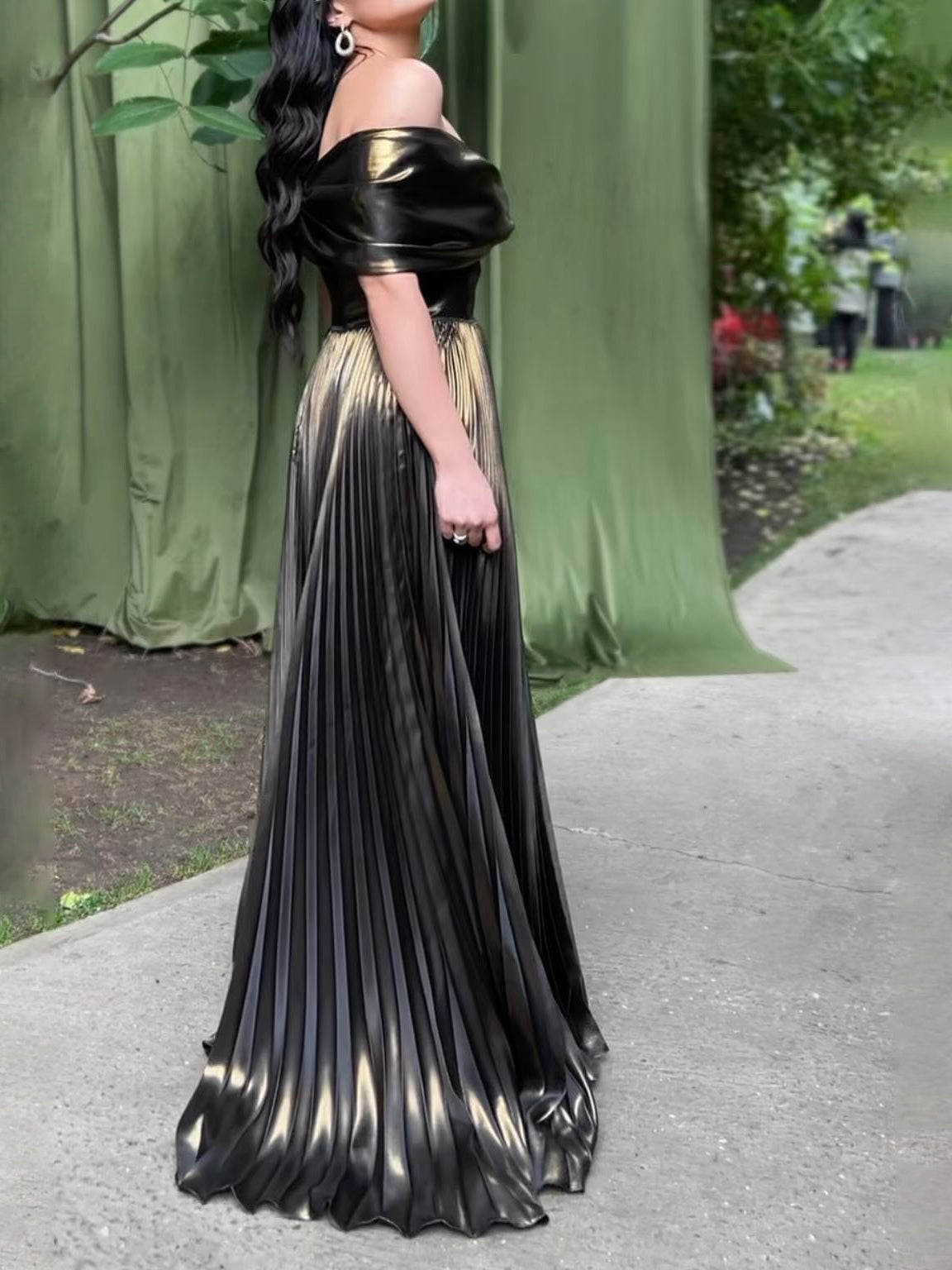 Sparkly Twist Pleated Maxi Dress - Sophinity