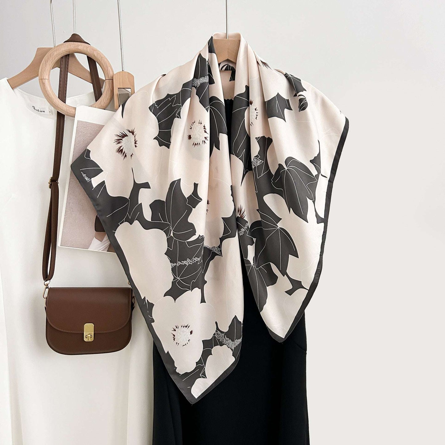 Design Floral Printed Square Scarf Women's Artistic Style Retro - Sophinity