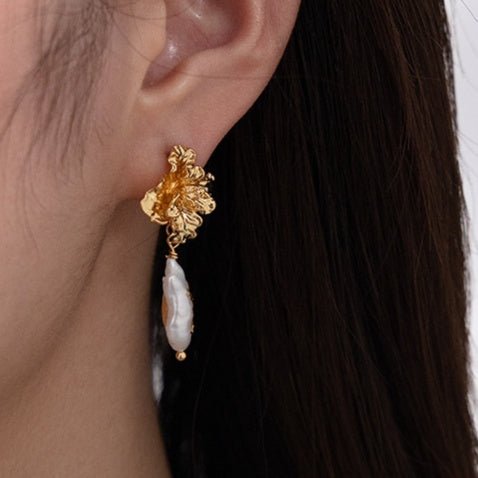 Graceful And Fashionable Brass Gold - plated Real Pearl Earrings For Women - Sophinity