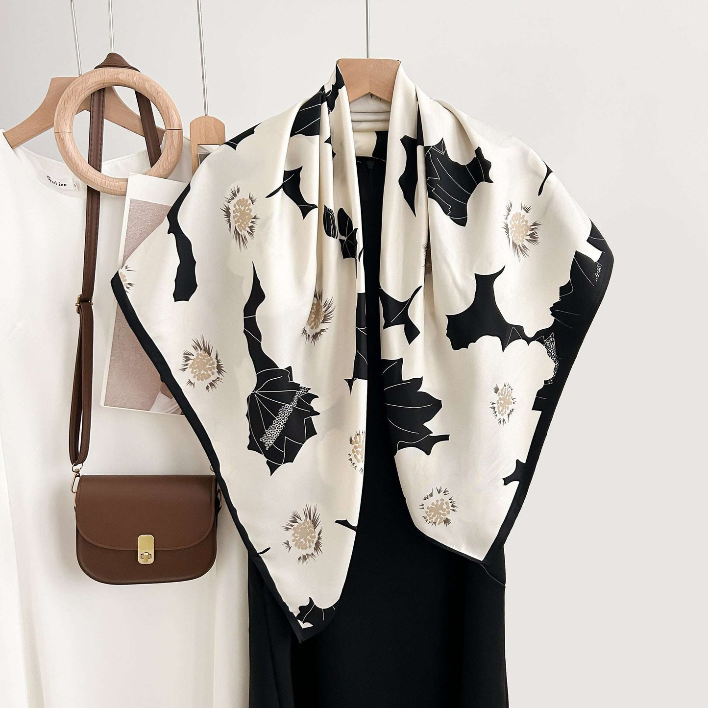 Design Floral Printed Square Scarf Women's Artistic Style Retro - Sophinity