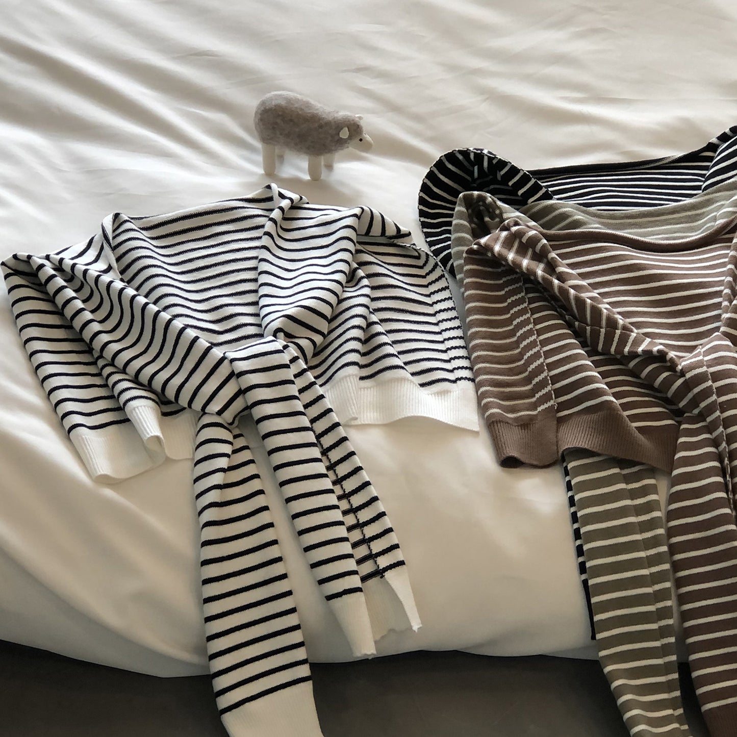 Over - the - shoulder Striped Warm Knotted Scarf - Sophinity
