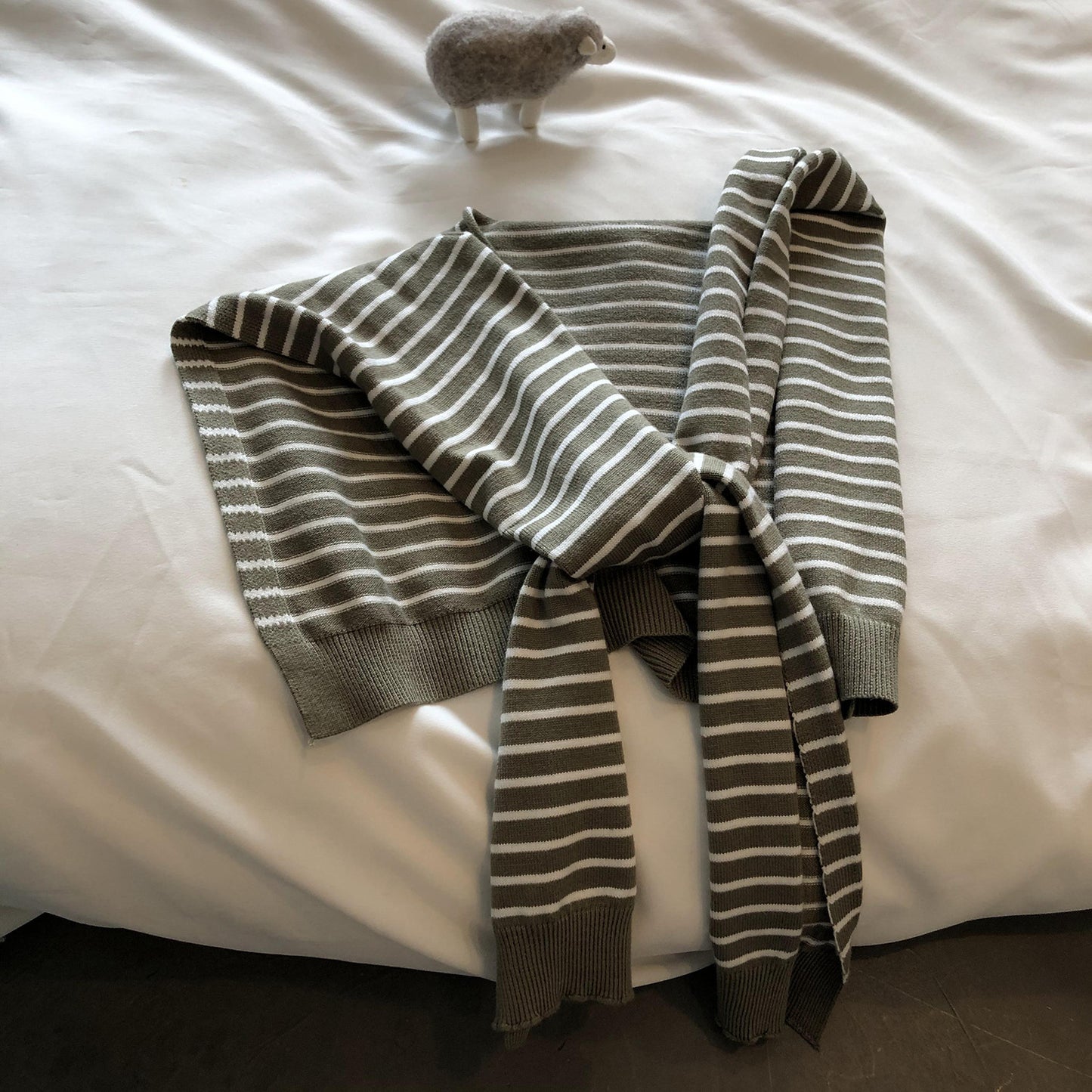 Over - the - shoulder Striped Warm Knotted Scarf - Sophinity