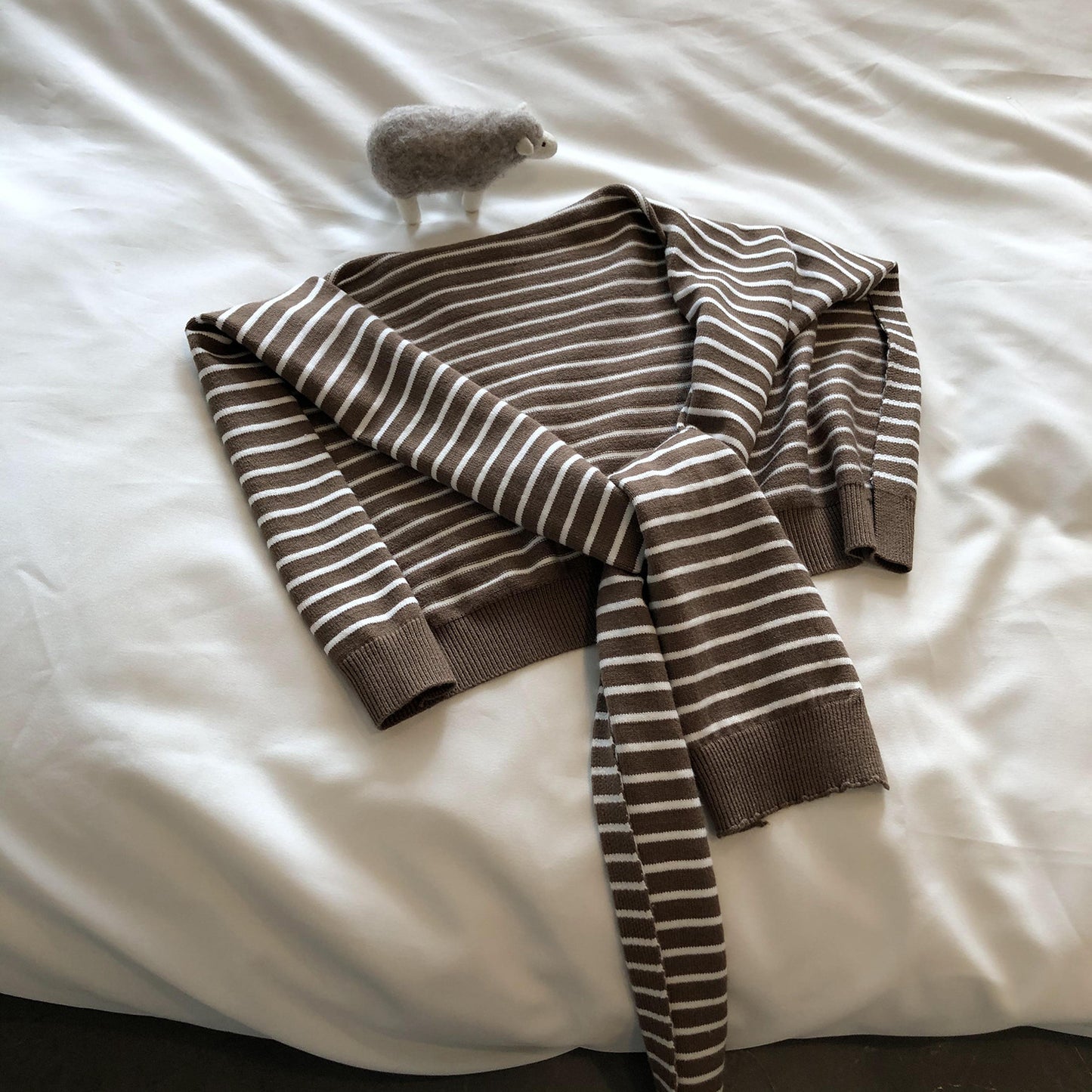 Over - the - shoulder Striped Warm Knotted Scarf - Sophinity