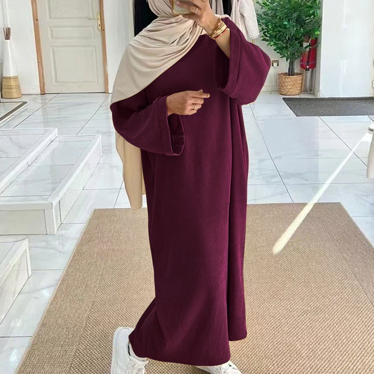 Casual burgundy loose leisure dress with long sleeves, perfect for comfortable outings and everyday wear