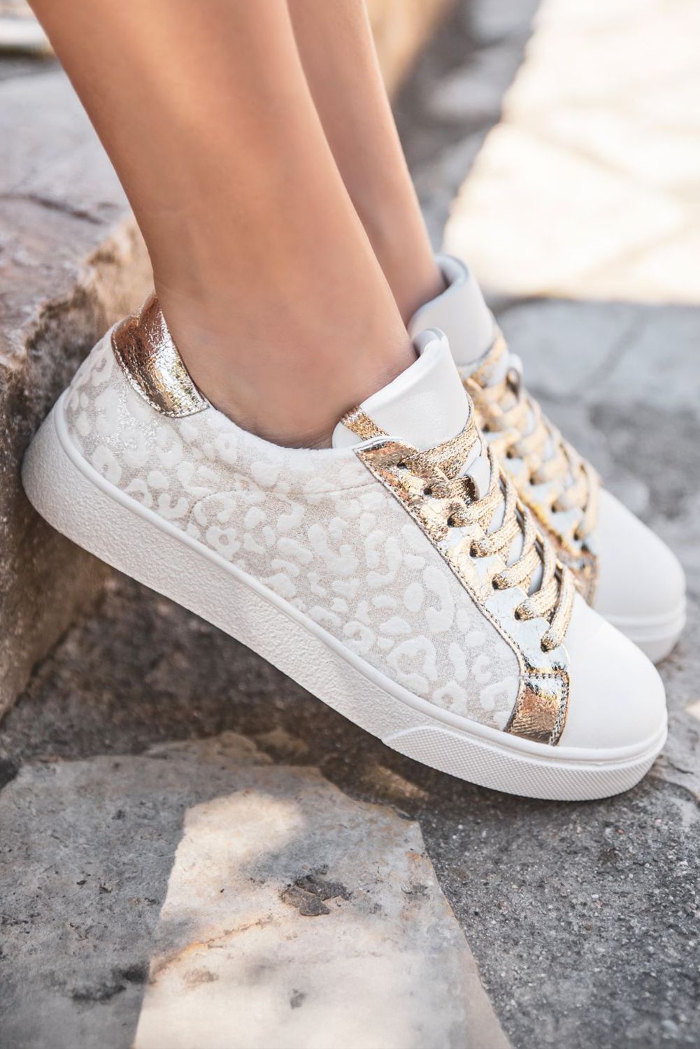 Vintage Leopard Print White Shoes - Sophinity