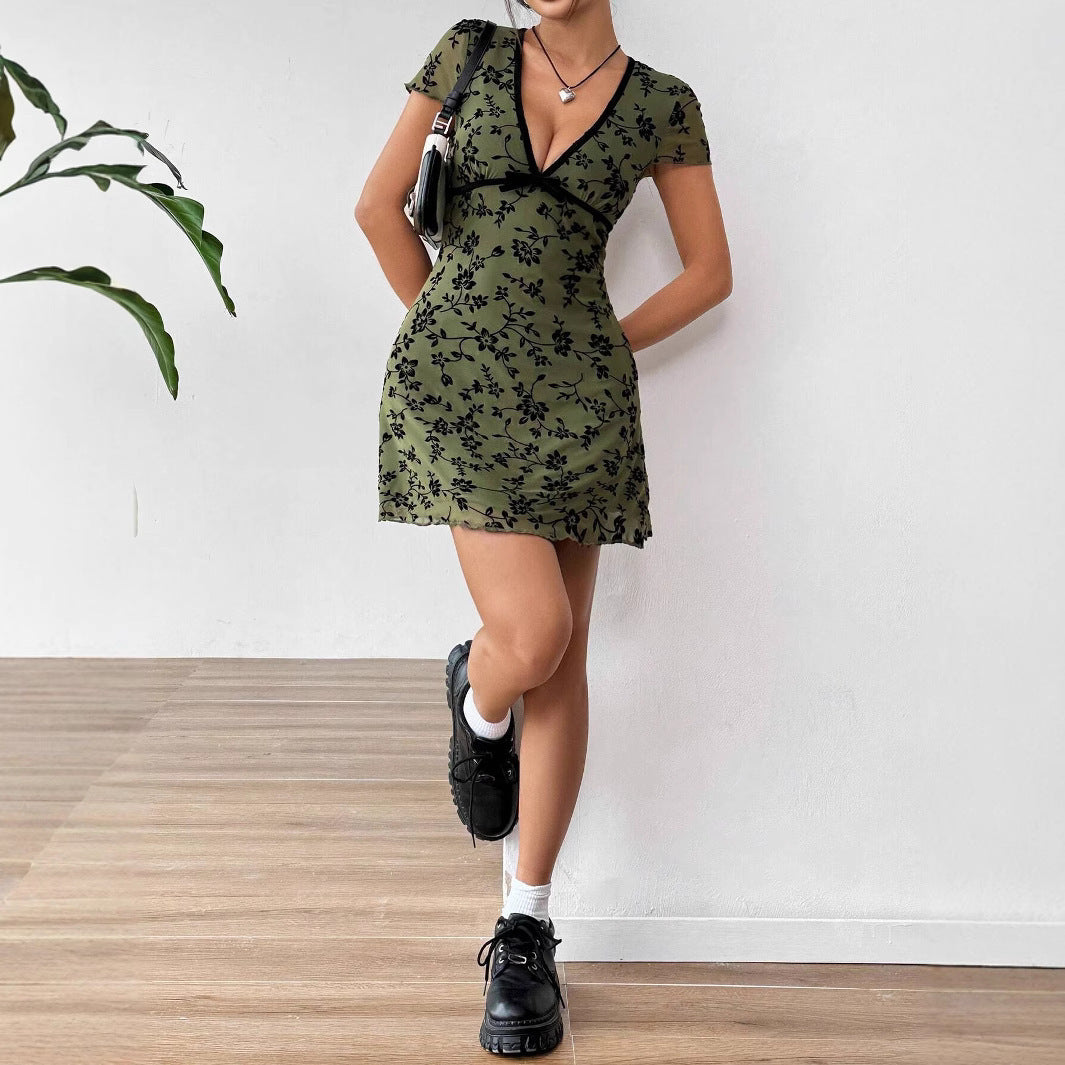 European And American Ladies Sexy Floral Embroidered V-neck Color Contrast Edge A- Line Skirt - Sophinity