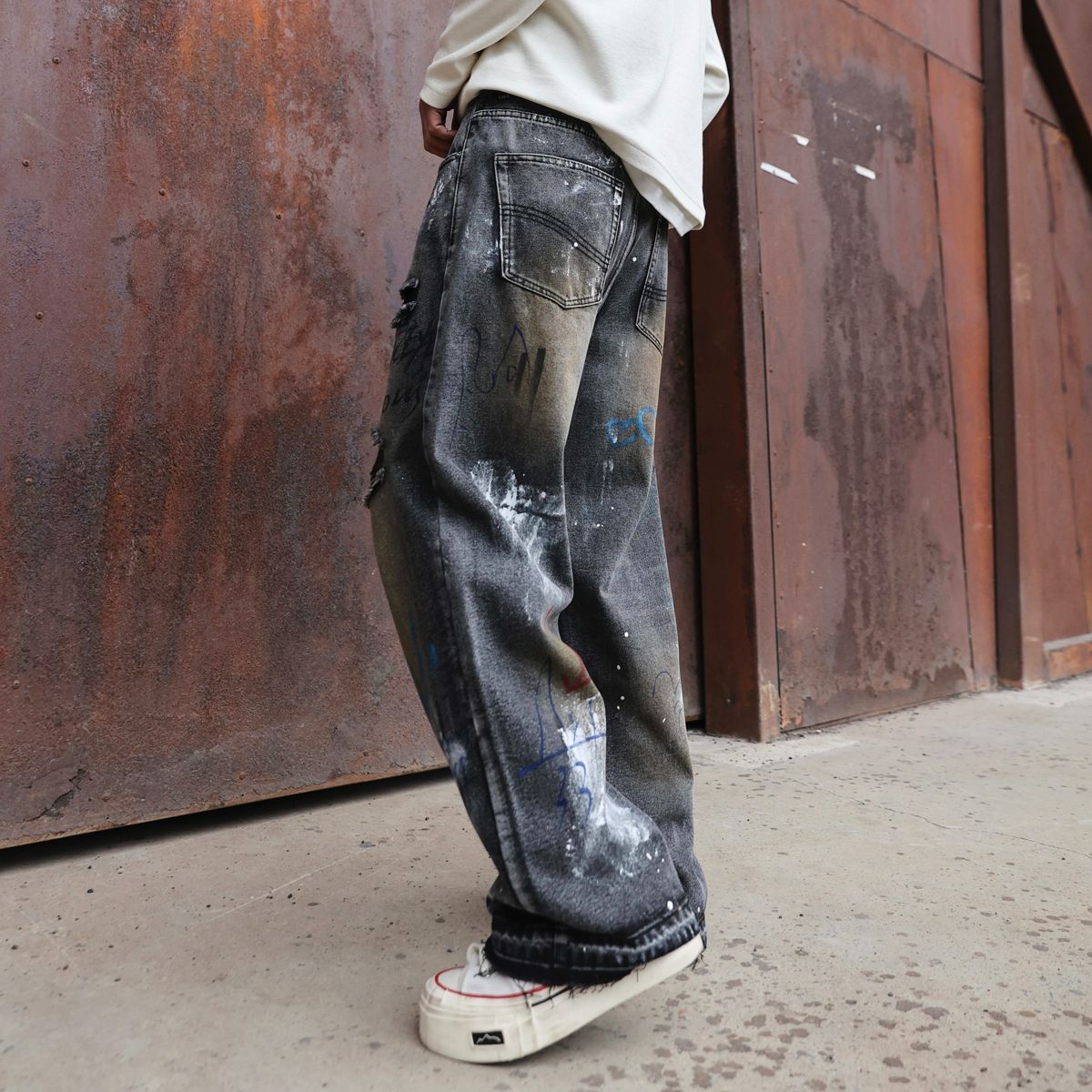 Street Graffiti Ripped Jeans Men And Women Loose Straight Neutral - Sophinity