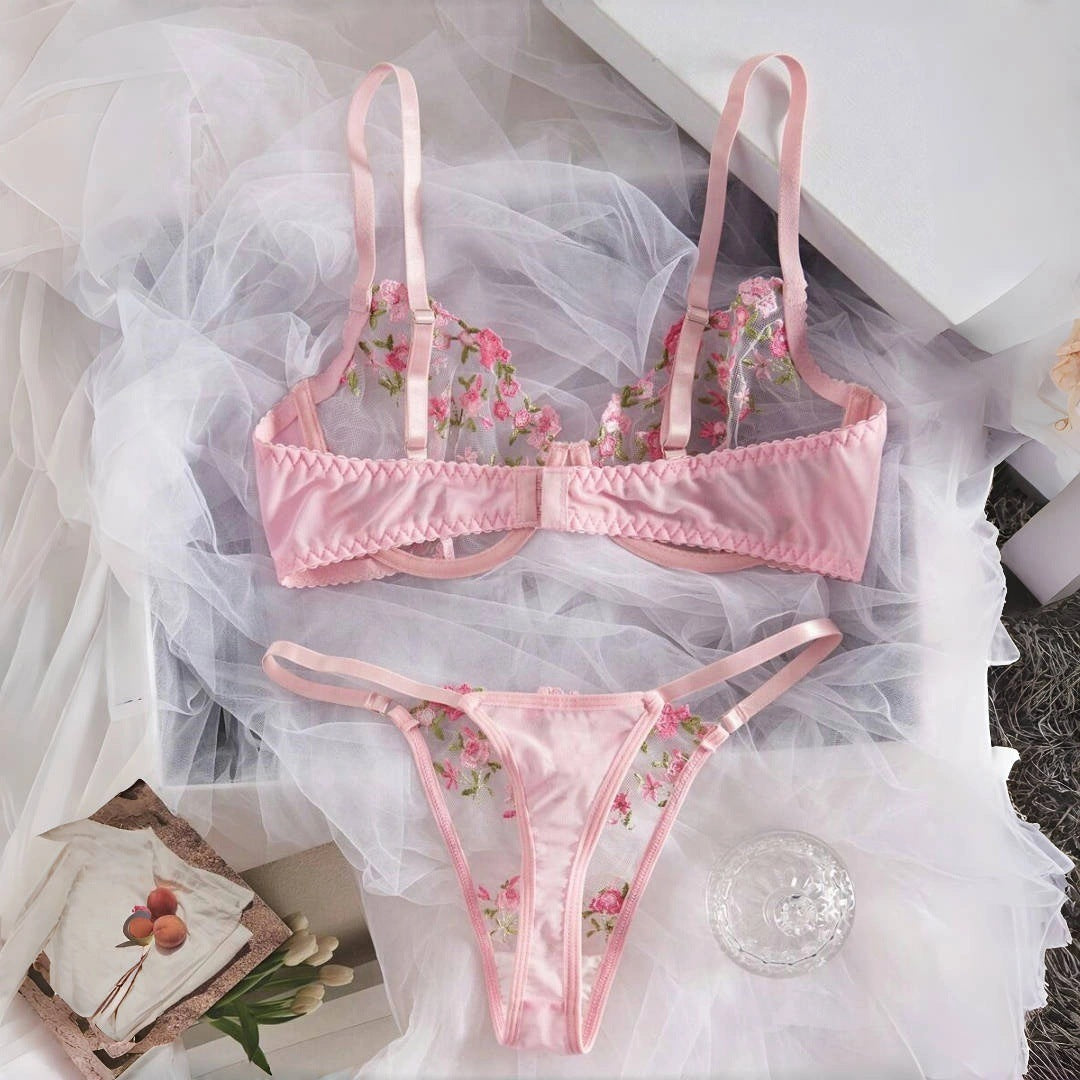 Small Floral Romantic Embroidery Mesh Stitching Pure Desire See-through Bra Set
